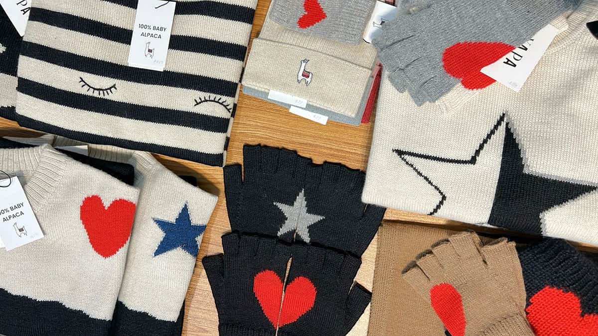 Ethically made Yapa knitwear featuring hearts and stars design – 100% baby alpaca wool from Bolivia