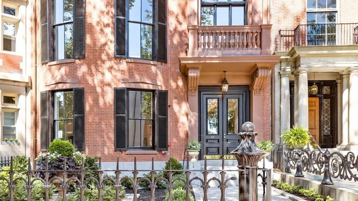 Historic Boston townhouse renovated by Pauli & Uribe Architects